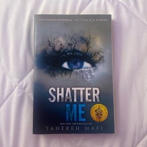 'shatter me' tahereh mafi